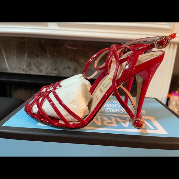 Gucci Vernice Crystal Sandal! - Picture 5 of 10